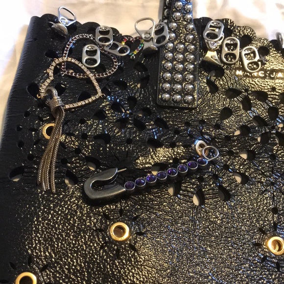 BNWT Marc Jacobs laser cut tote.🦄❤️🖤 - Picture 5 of 8